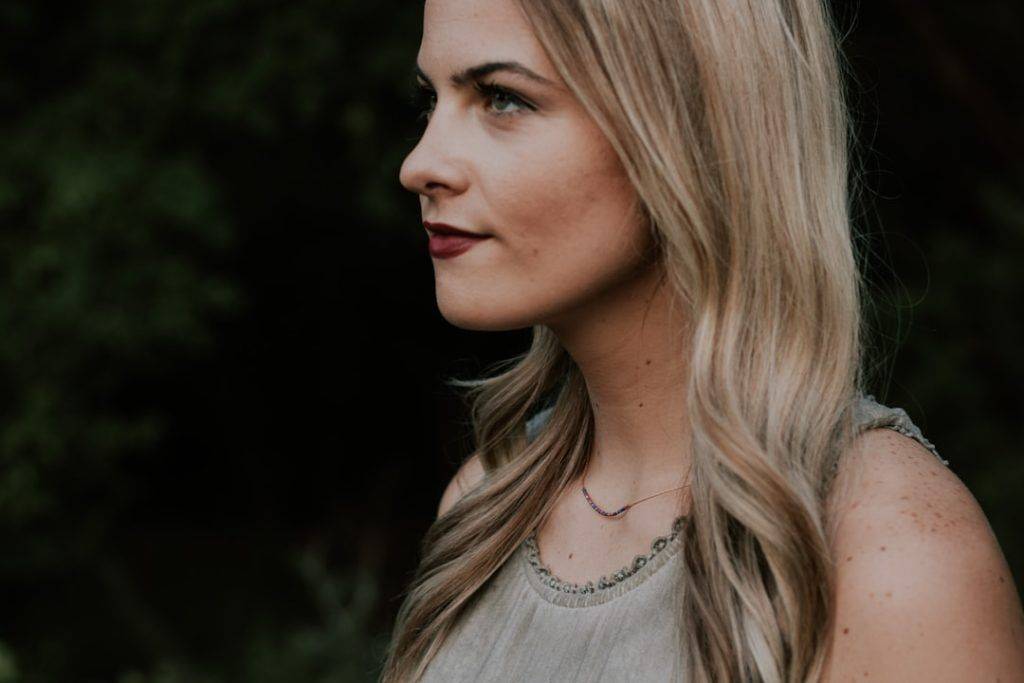 découvrez tout sur les décolletés : styles, tendances et conseils pour choisir le décolleté parfait qui met en valeur votre silhouette. apprenez à harmoniser votre tenue avec le bon décolleté pour chaque occasion.