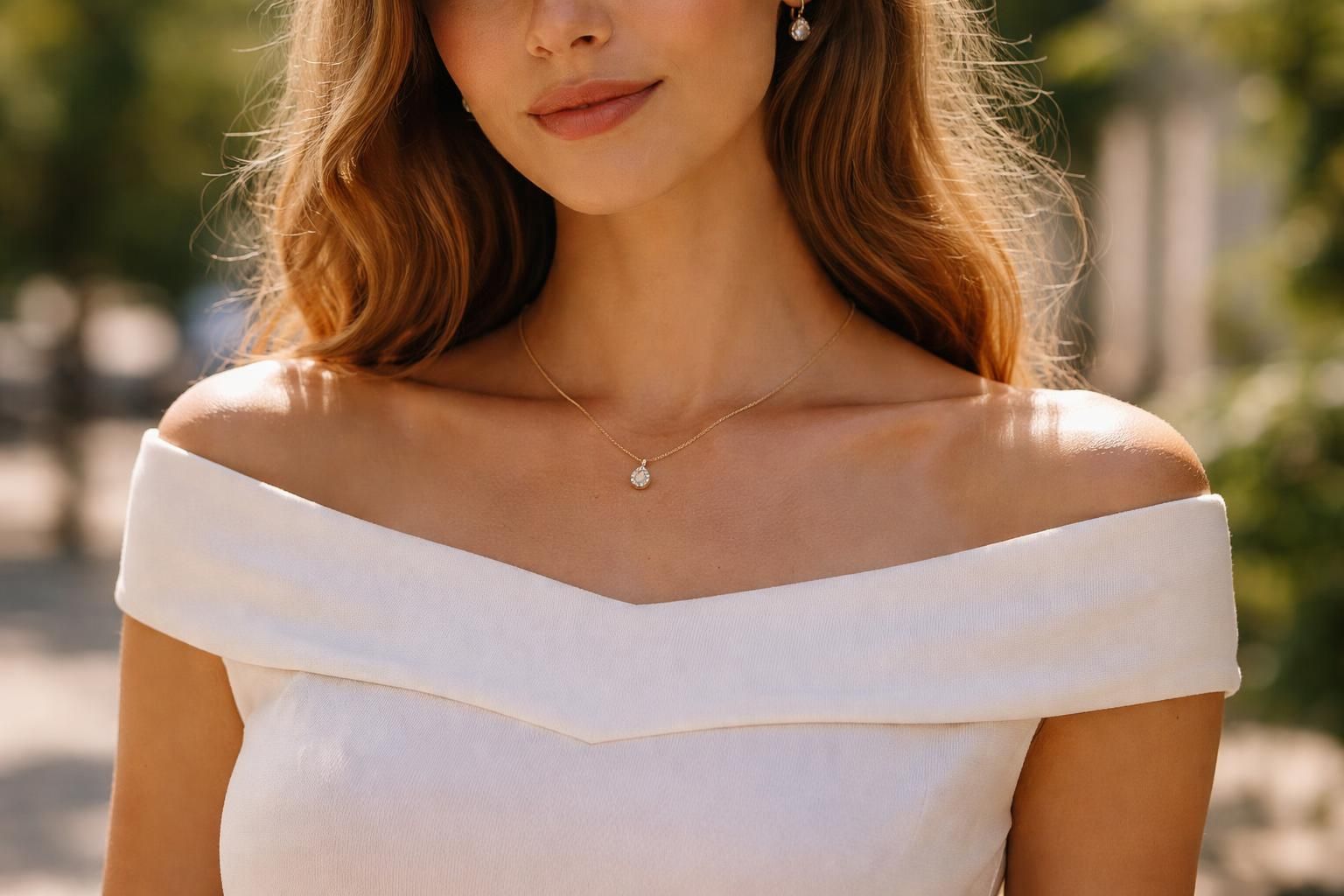 découvrez quel collier choisir pour sublimer un col bateau et mettre en valeur votre décolleté avec élégance et style.
